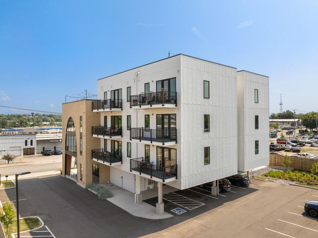 245 Hermitage Ave Apt 401, Nashville, TN 37210