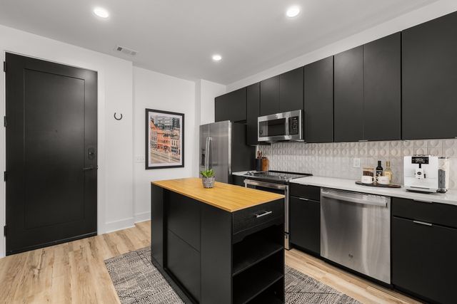 245 Hermitage Ave Apt 401, Nashville, TN 37210