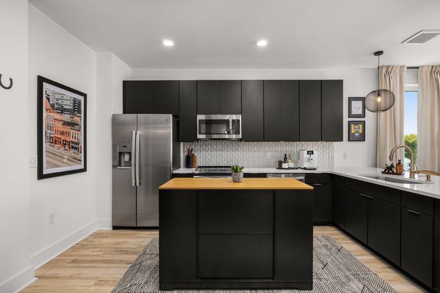 245 Hermitage Ave Apt 401, Nashville, TN 37210