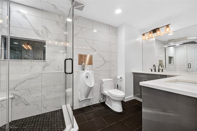 2282 W 5th Street, Cleveland, OH 44113