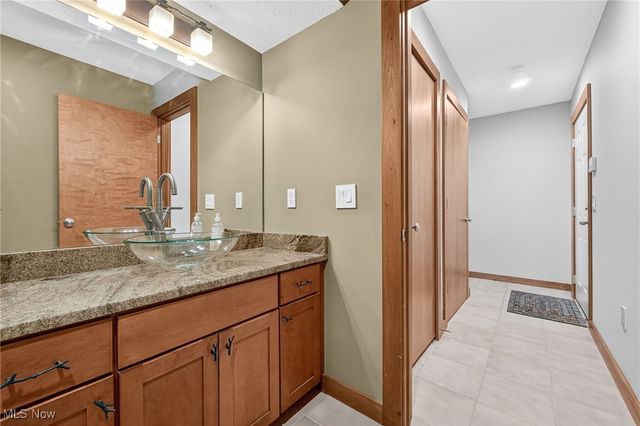 2282 W 5th Street, Cleveland, OH 44113