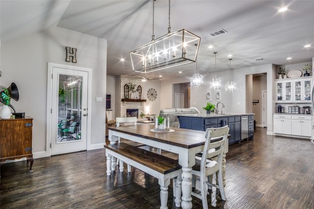 1188 Riverwood Trail, Cleburne, TX 76033