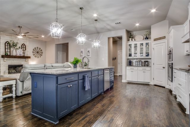 1188 Riverwood Trail, Cleburne, TX 76033