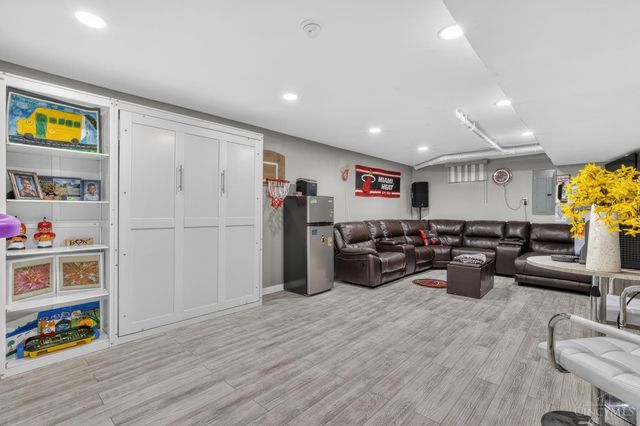 2856 Pine Leaf Court, Hamilton, OH 45013