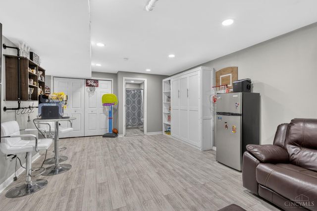 2856 Pine Leaf Court, Hamilton, OH 45013