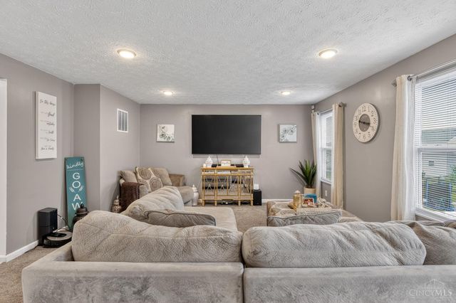 2856 Pine Leaf Court, Hamilton, OH 45013