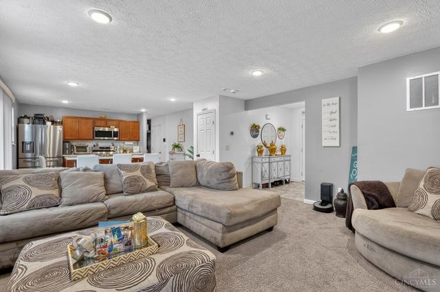 2856 Pine Leaf Court, Hamilton, OH 45013
