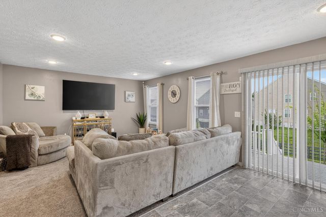 2856 Pine Leaf Court, Hamilton, OH 45013