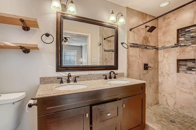 210 College ST, Round Rock, TX 78664