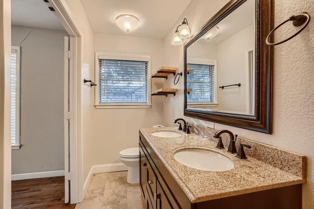 210 College ST, Round Rock, TX 78664