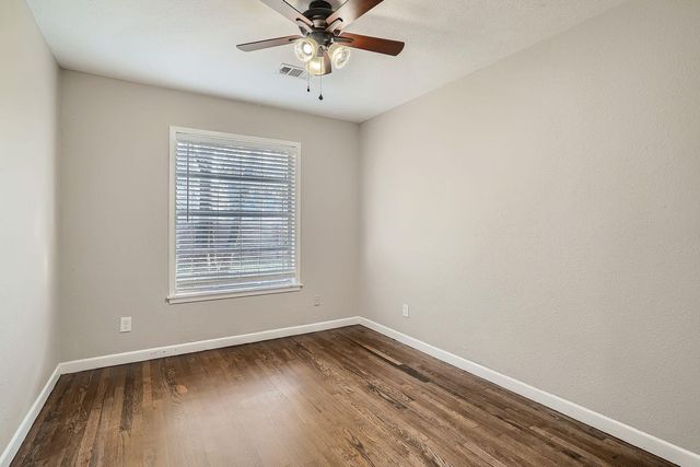 210 College ST, Round Rock, TX 78664