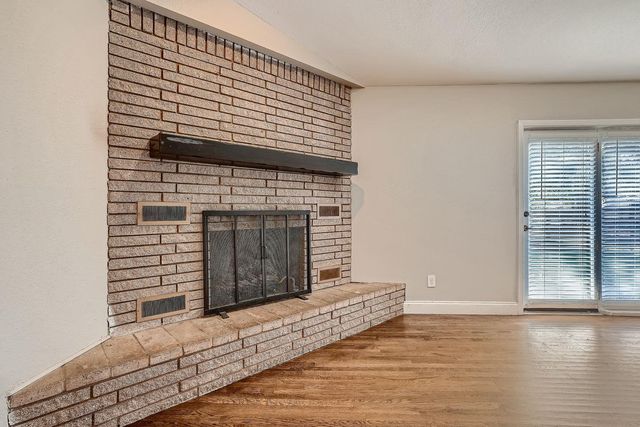 210 College ST, Round Rock, TX 78664