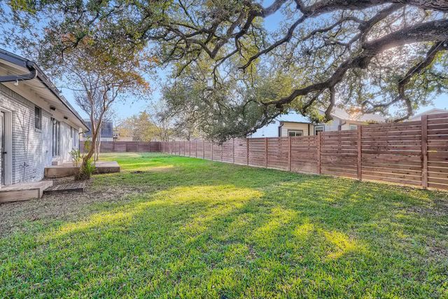 210 College ST, Round Rock, TX 78664