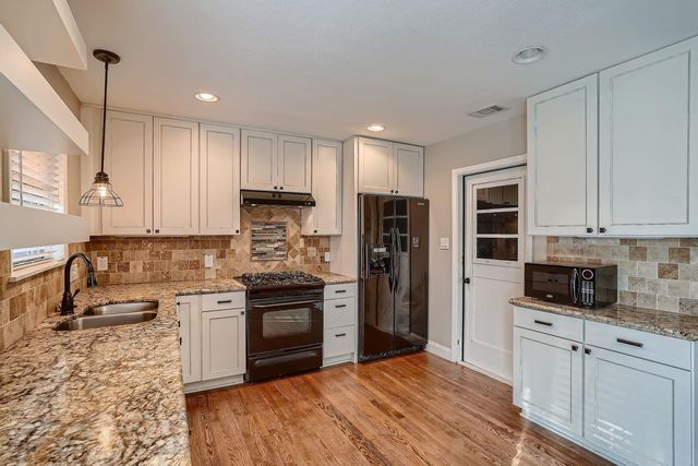 210 College ST, Round Rock, TX 78664