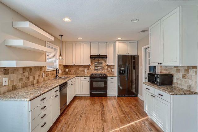 210 College ST, Round Rock, TX 78664