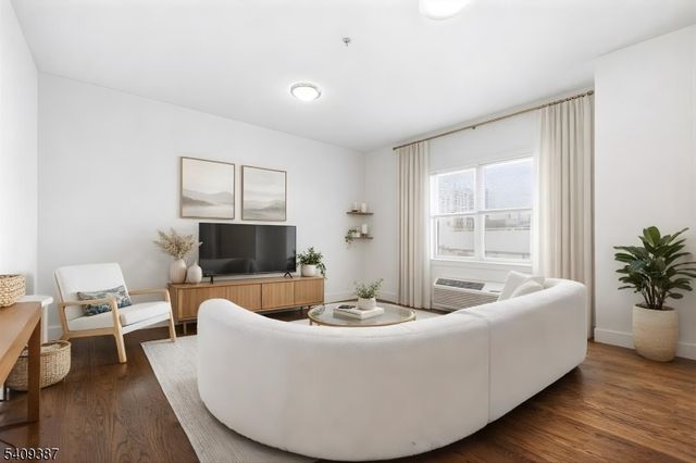 105 Broad Sst, Newark City, NJ 07104