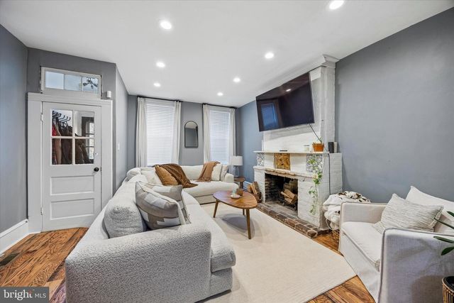 222 RICHMOND ST, Philadelphia, PA 19125