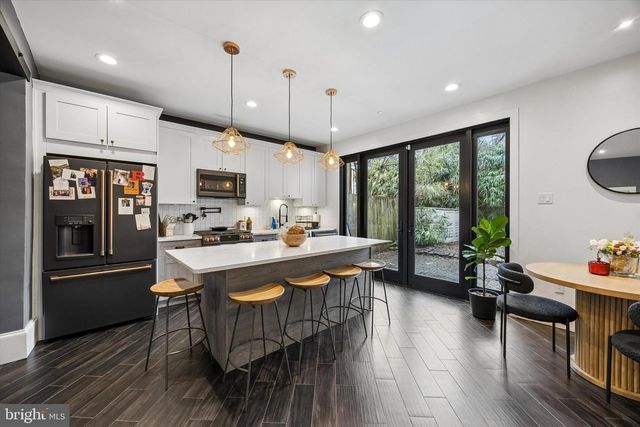 222 RICHMOND ST, Philadelphia, PA 19125