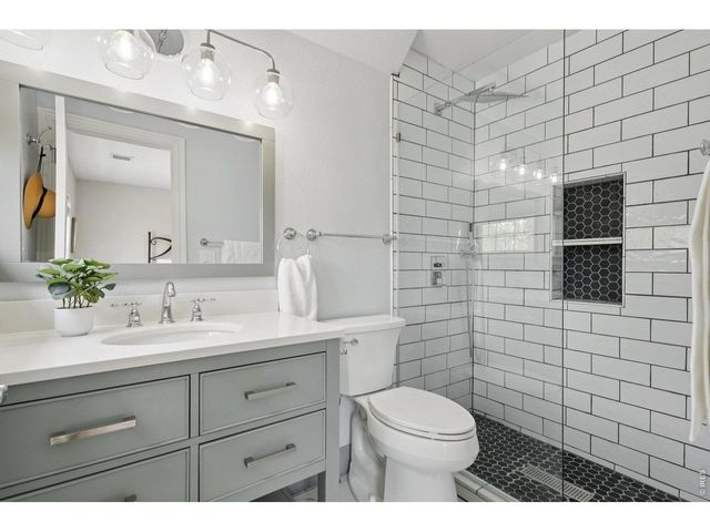 1321 Onyx Cir, Longmont, CO 80504