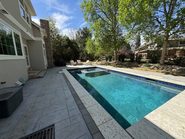 1321 Onyx Cir, Longmont, CO 80504