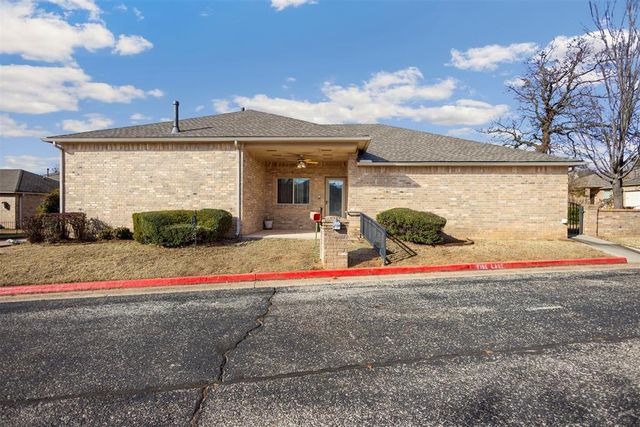 2124 Trailwood Road, Edmond, OK 73034