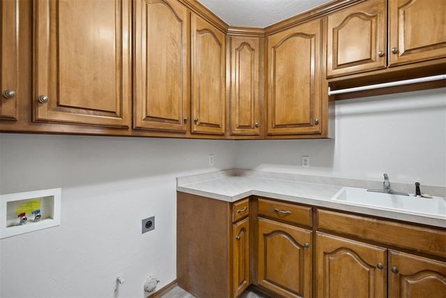 2124 Trailwood Road, Edmond, OK 73034