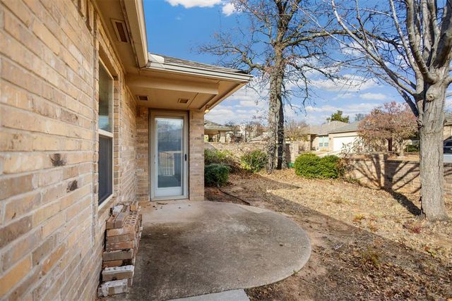 2124 Trailwood Road, Edmond, OK 73034