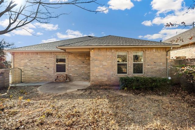 2124 Trailwood Road, Edmond, OK 73034