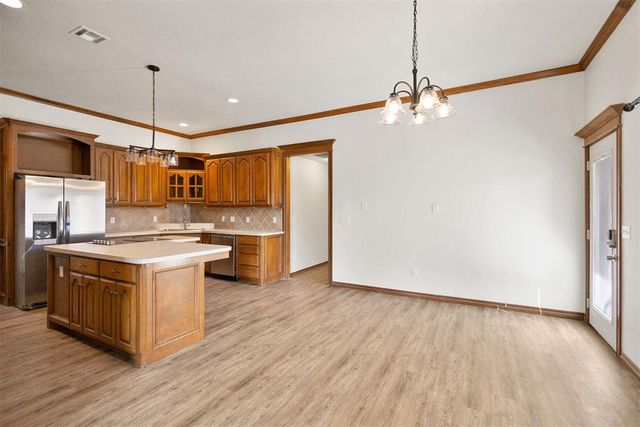 2124 Trailwood Road, Edmond, OK 73034