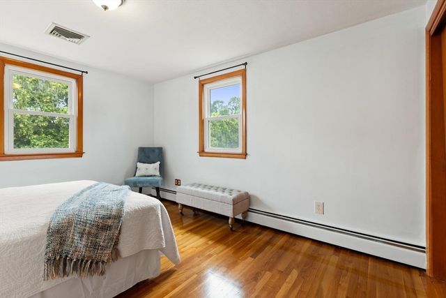 4 Eileen Rd, Peabody, MA 01960