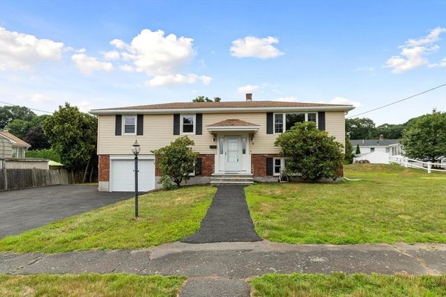 4 Eileen Rd, Peabody, MA 01960