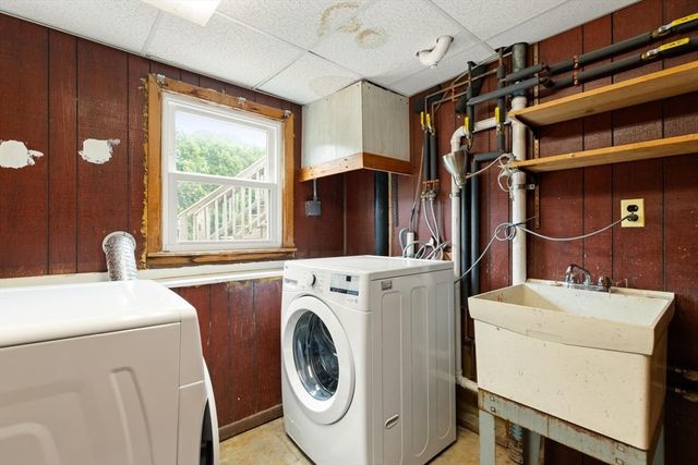 4 Eileen Rd, Peabody, MA 01960