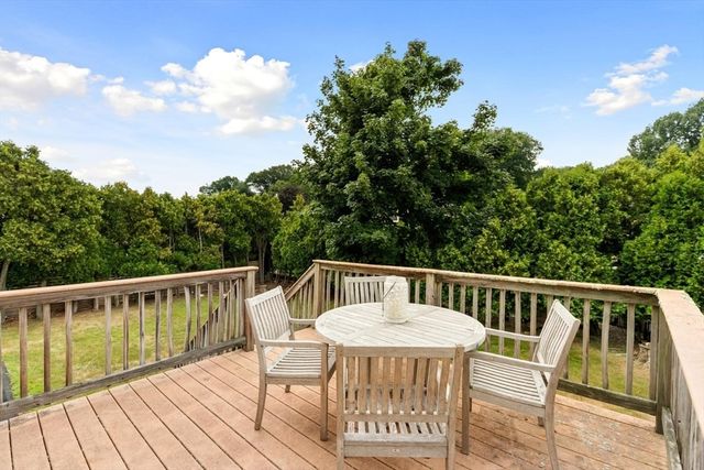 4 Eileen Rd, Peabody, MA 01960