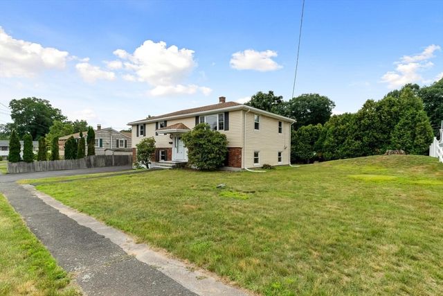 4 Eileen Rd, Peabody, MA 01960