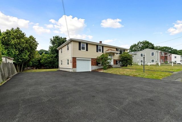 4 Eileen Rd, Peabody, MA 01960