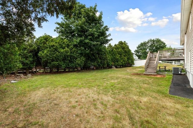 4 Eileen Rd, Peabody, MA 01960
