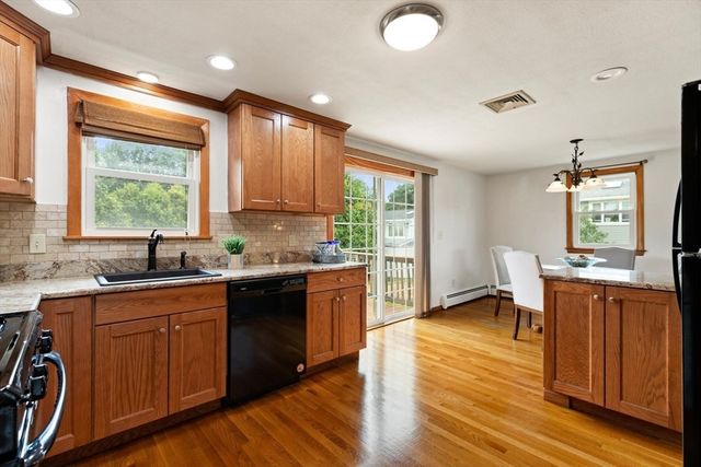 4 Eileen Rd, Peabody, MA 01960