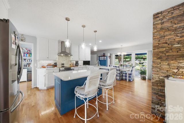 3650 Foxboro Lane NE, Hickory, NC 28601