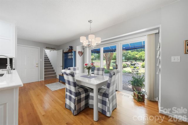 3650 Foxboro Lane NE, Hickory, NC 28601