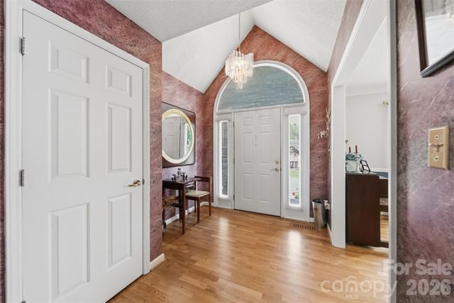 3650 Foxboro Lane NE, Hickory, NC 28601
