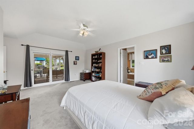 3650 Foxboro Lane NE, Hickory, NC 28601