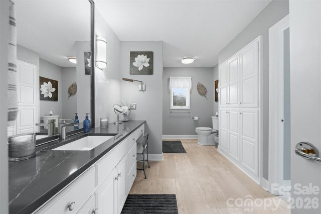 3650 Foxboro Lane NE, Hickory, NC 28601
