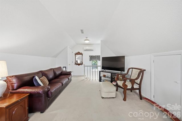3650 Foxboro Lane NE, Hickory, NC 28601