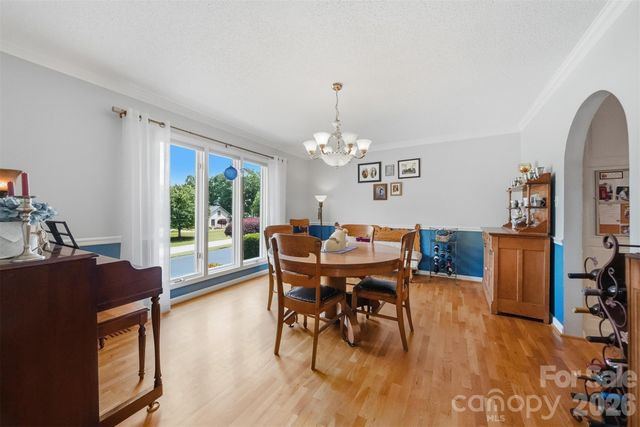3650 Foxboro Lane NE, Hickory, NC 28601