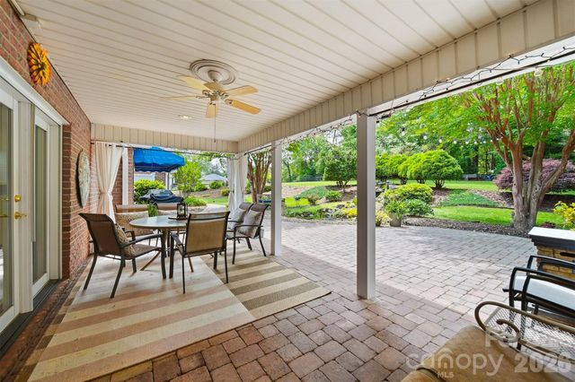 3650 Foxboro Lane NE, Hickory, NC 28601