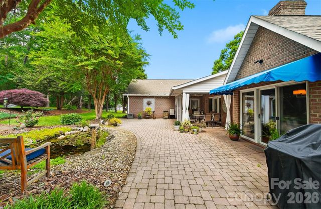 3650 Foxboro Lane NE, Hickory, NC 28601