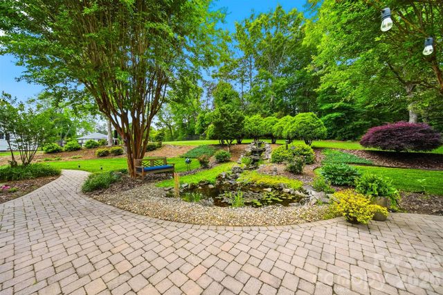 3650 Foxboro Lane NE, Hickory, NC 28601