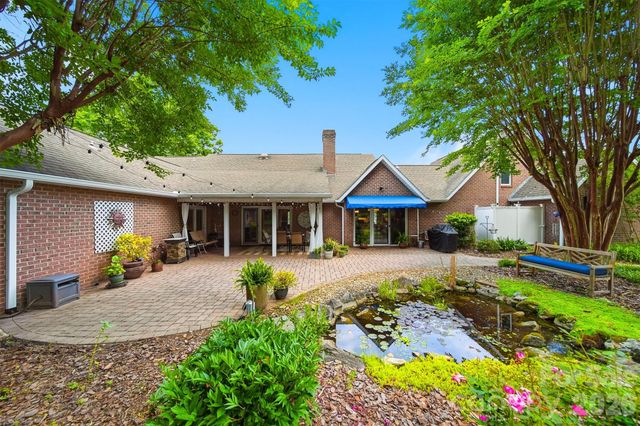 3650 Foxboro Lane NE, Hickory, NC 28601