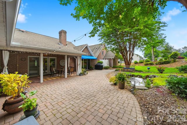 3650 Foxboro Lane NE, Hickory, NC 28601