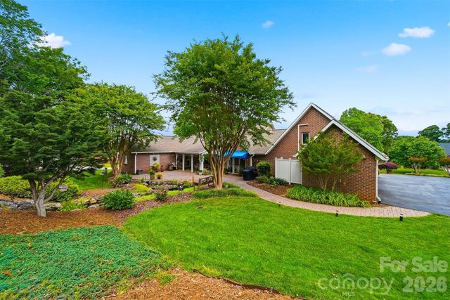 3650 Foxboro Lane NE, Hickory, NC 28601